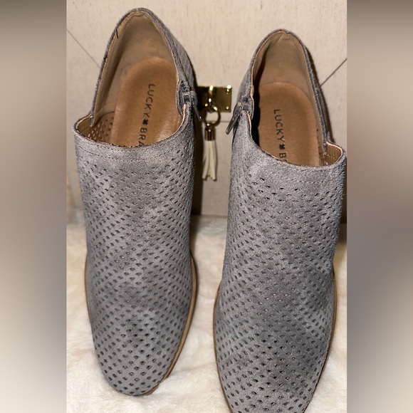 Lucky Brand Baylah Perforated Ankle Booties - Picture 4 of 7